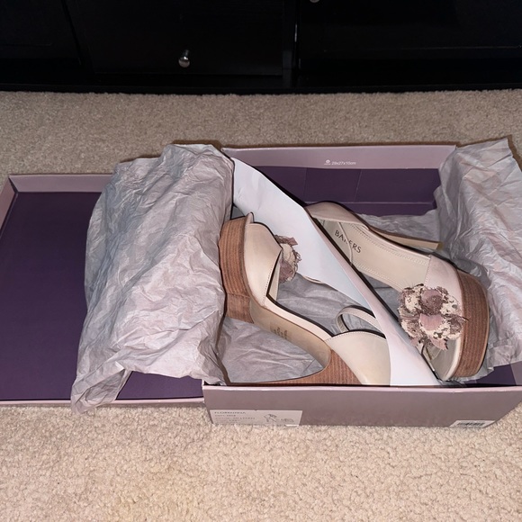 Bakers Florentina Tan Platform Heel - Picture 10 of 13